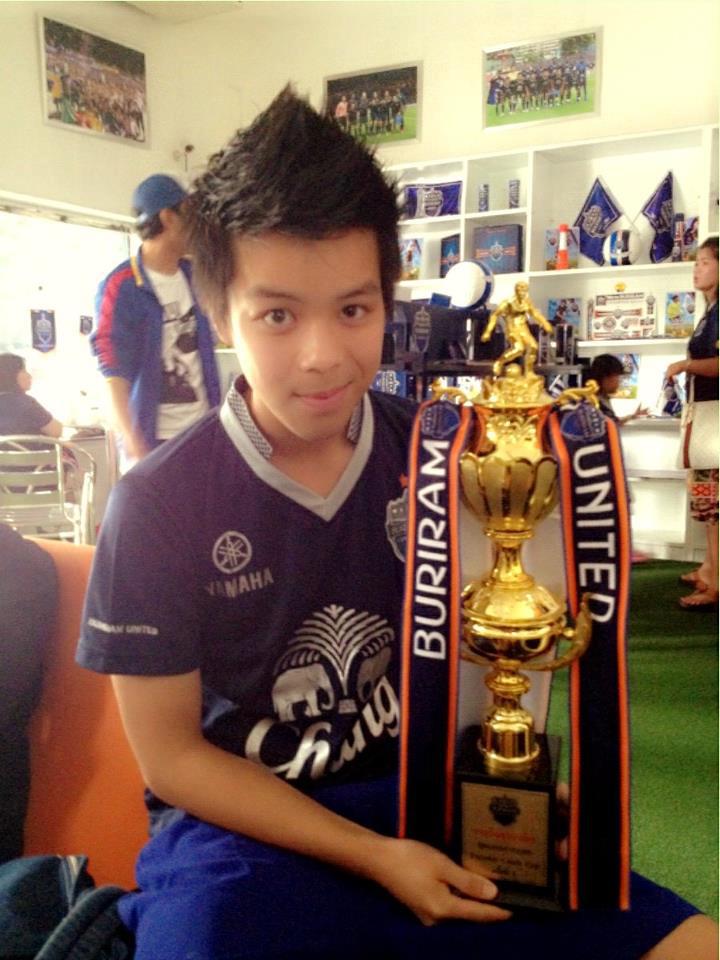 สมาคมหนุ่มหล่อ บุรีรัมย์ยูไนเต็ด