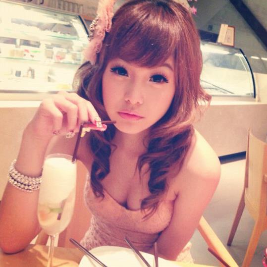 มิ้นท์ ประภัสสร ประวัติ ภรรยาคนสวยของเถ้าแก่น้อย ต๊อบ อิทธิพัทธ์