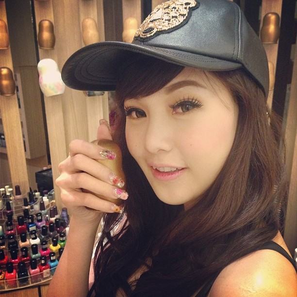 มิ้นท์ ประภัสสร ประวัติ ภรรยาคนสวยของเถ้าแก่น้อย ต๊อบ อิทธิพัทธ์