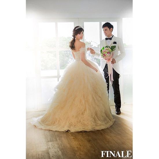 พรีเวดดิ้ง ออย ธนา - น้องเธอ สวยงามในชุดไทย - ชุดราตรี