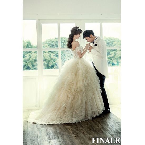 พรีเวดดิ้ง ออย ธนา - น้องเธอ สวยงามในชุดไทย - ชุดราตรี