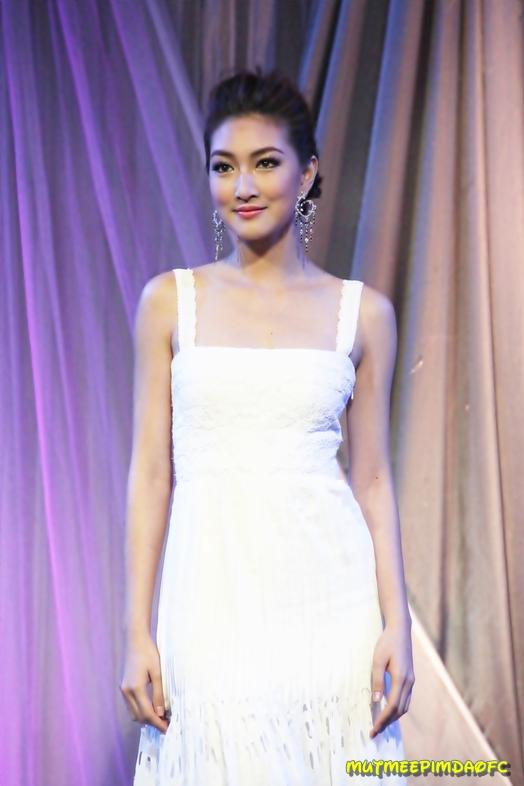 แพนเค้ก กับแฟชั่นการกุศล สวยสง่าสมเป็นนางแบบโลก