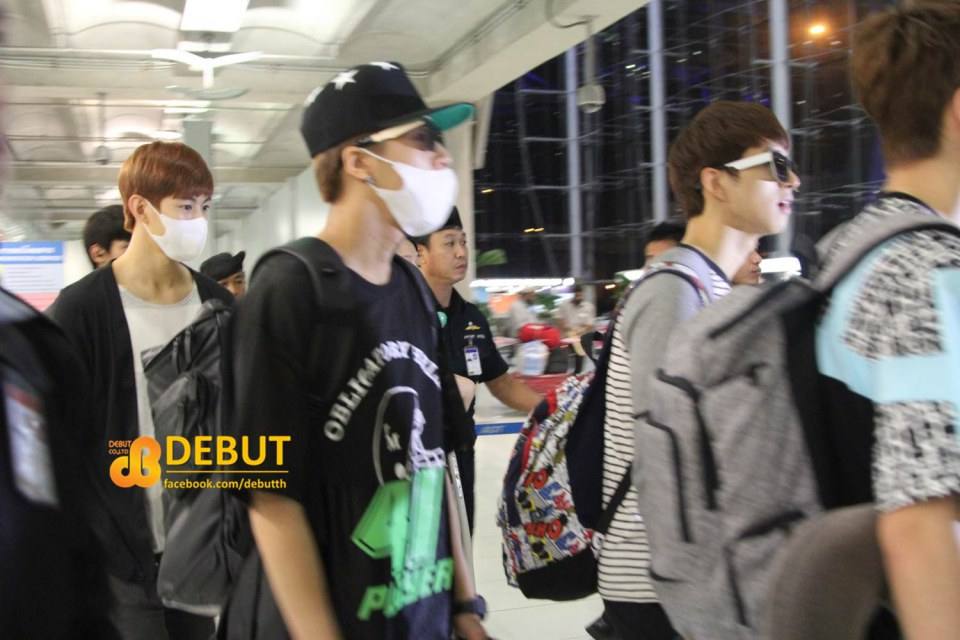 ภาพที่สนามบิน..การมาของหนุ่มๆ VIXX สุดฟิน