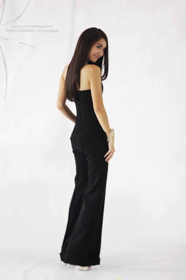 มิน พีชญา Fitting ละคร "ล่ารักสุดขอบฟ้า" สวยสง่างามจริงๆค่ะคนนี้ อย่าลืมติดตามชมละครกันนะค่ะ