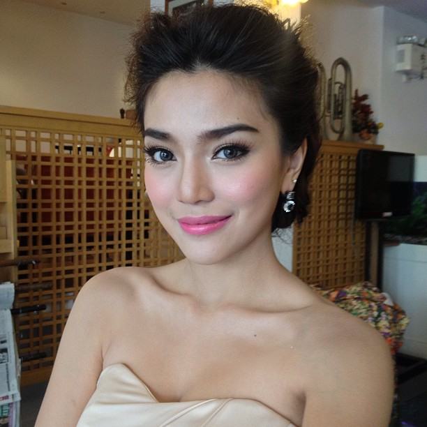 ปรางค์ กัญญ์ณรัณ สวยๆ น่ารักๆ ในบทหญิงนิ่ม แห่งดาวเกี้ยวเดือน