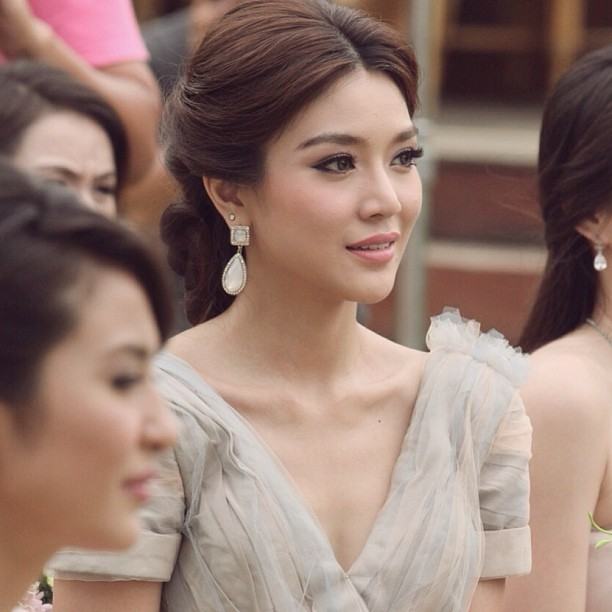 ปรางค์ กัญญ์ณรัณ สวยๆ น่ารักๆ ในบทหญิงนิ่ม แห่งดาวเกี้ยวเดือน