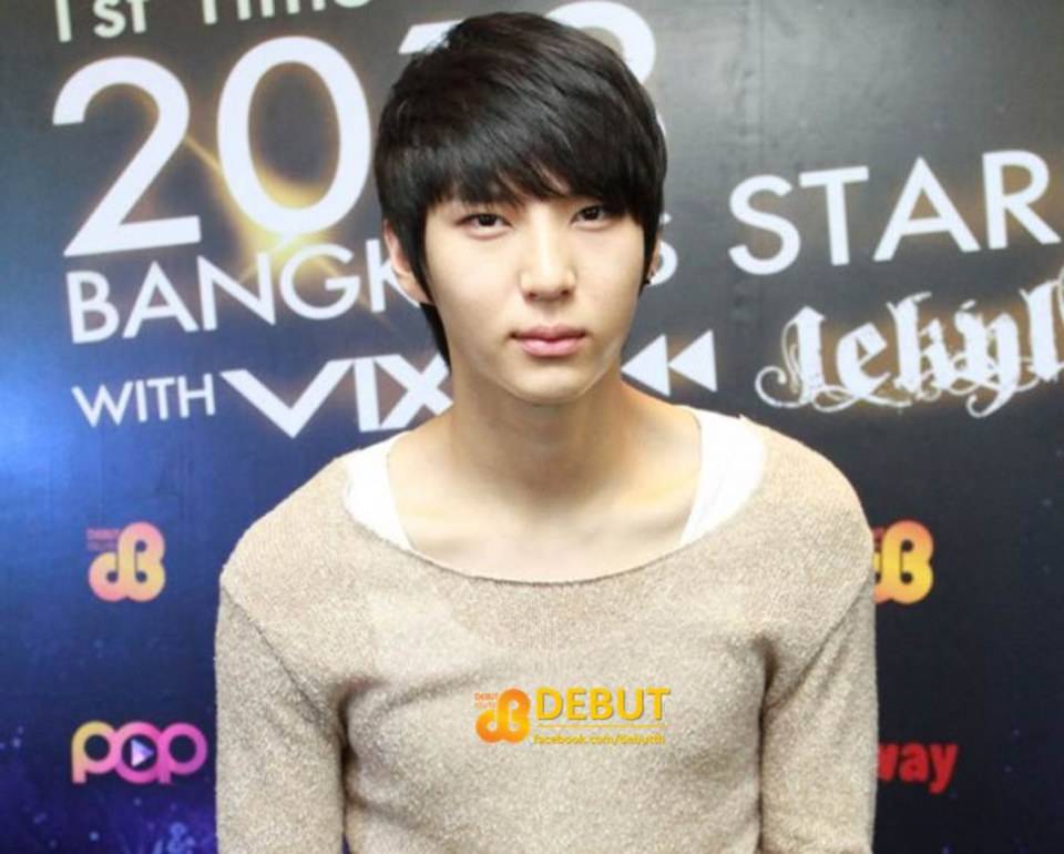 VIXX....โพสท์ท่า..น่ารักกกโฮกกก
