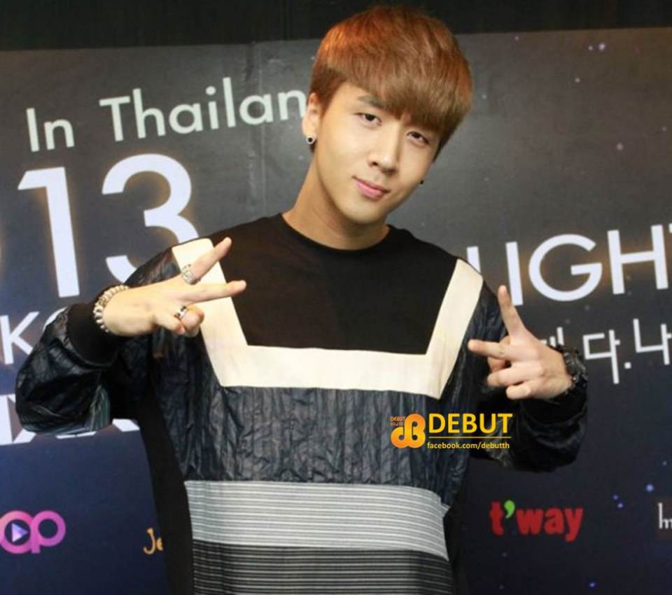 VIXX....โพสท์ท่า..น่ารักกกโฮกกก