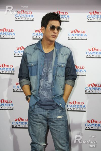 พี่ติ๊กค่ะ หล่อไม่คลาย