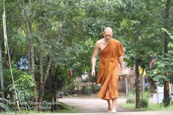 อัพเดตภาพ พระเจสัน ยัง 1.6 ปี ยังคงปฎิบัติธรรมเช่นเดิม