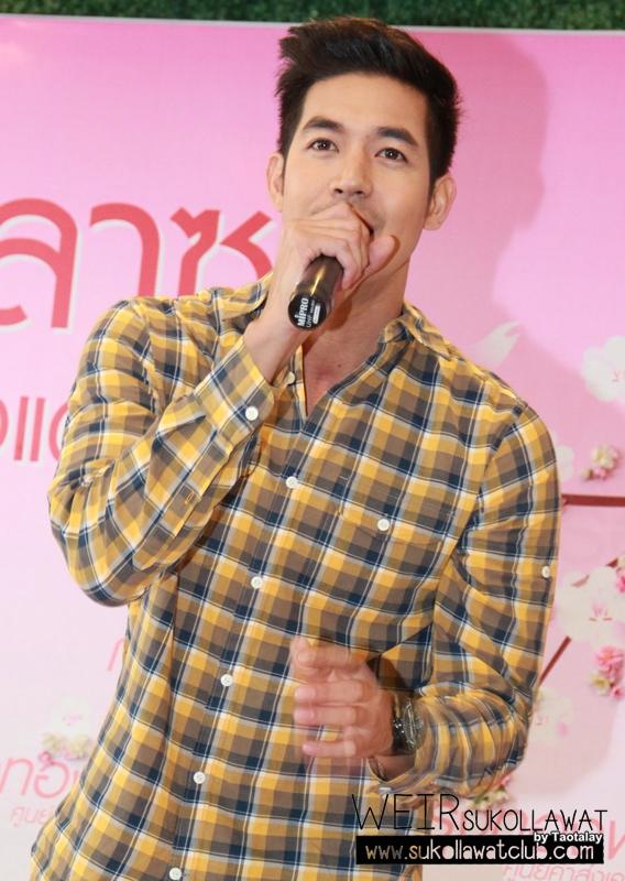 เวียร์ ศุกลวัฒน์ ที่ กรุงทองพลาซ่า 1 @ ประตูน้ำ  เปิดงานด้วยมินิคอนเสิร์ต 3 เพลงรวด