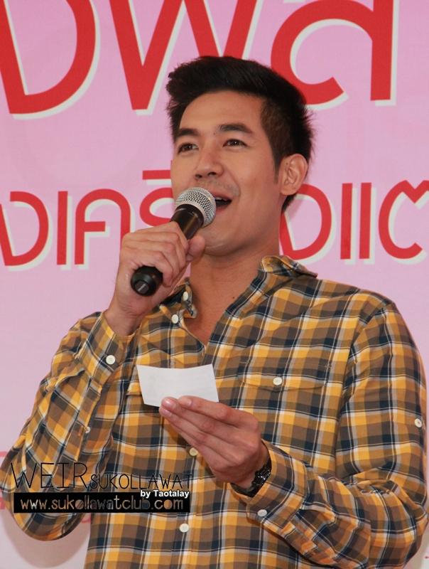 เวียร์ ศุกลวัฒน์ ที่ กรุงทองพลาซ่า 1 @ ประตูน้ำ  เปิดงานด้วยมินิคอนเสิร์ต 3 เพลงรวด