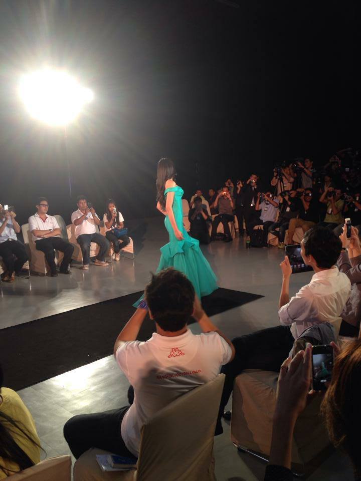 ลิต้า ชุดราตรี  สวย