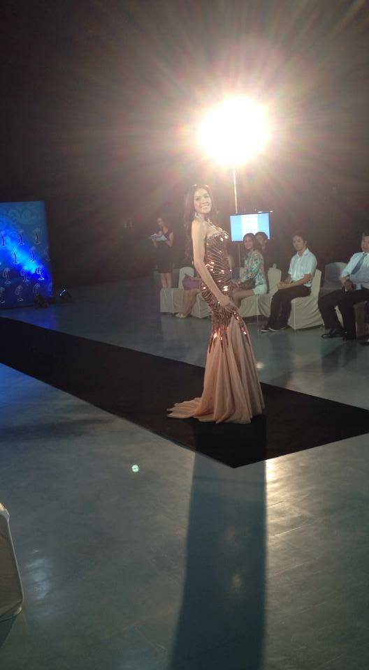 ลิต้า ชุดราตรี  สวย