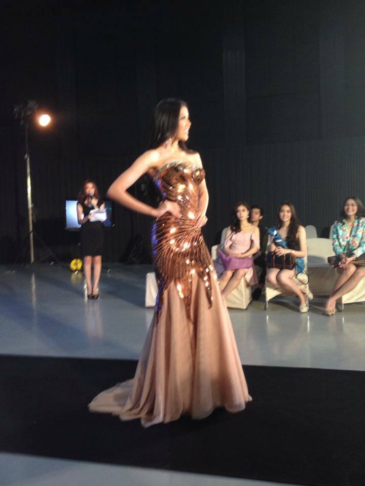 ลิต้า ชุดราตรี  สวย