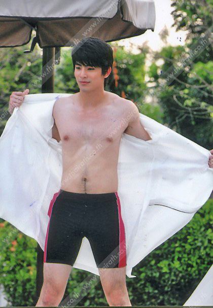 สน และ สิงโต The Star โชว์หุ่นลำ่