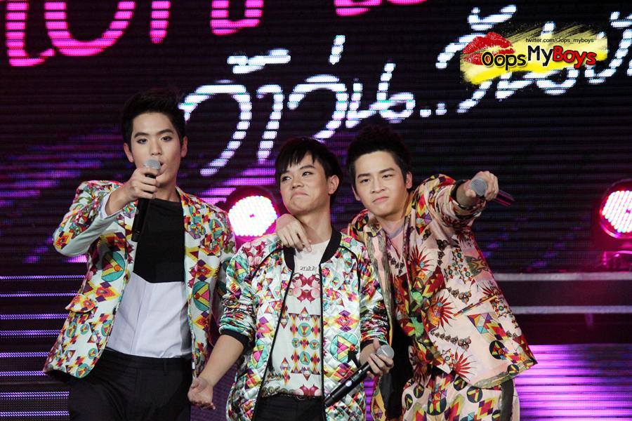 น้องมาร์ชและน้องตั้ว งานHormonesDayNight [รอบ DAY]