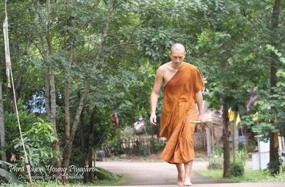 ภาพปัจจุบันของ 'พระเจสัน ยัง' ร่วมอณุโมทณา กับ'ท่าน'ด้วยค่ะ