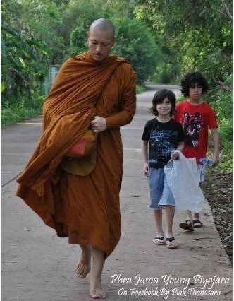 ภาพปัจจุบันของ 'พระเจสัน ยัง' ร่วมอณุโมทณา กับ'ท่าน'ด้วยค่ะ