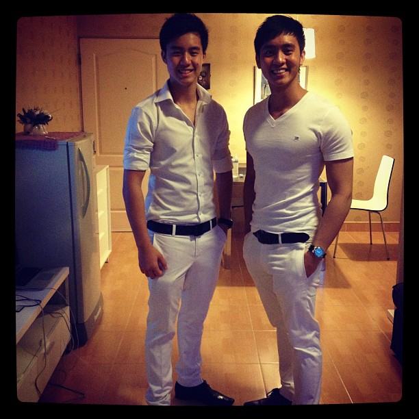 เติม เติมตระกูล ฟินๆกับภาพset2 ล่ำๆเซ็กซี่ สไตล์ไม่ถอดเสื้อ แต่กล้ามใหญ่น่ากัดสุดๆ กรี๊ดดดดดดดดดดดดด