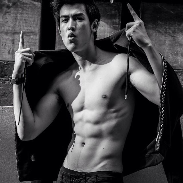 ป๊อป พิชฌพัฒน์ @ Glow
