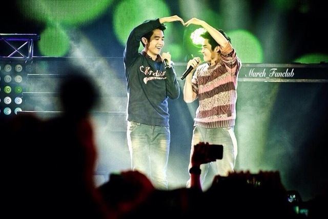 รวมภาพคอนเสิร์ต "ฮอร์โมนเดย์ ฮอร์โมนไนท์" จิ้นกระจาย!!!