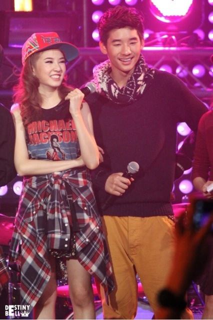 รวมภาพคอนเสิร์ต "ฮอร์โมนเดย์ ฮอร์โมนไนท์" จิ้นกระจาย!!!