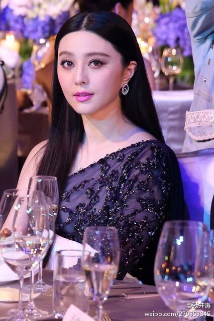แม่นาง"ฟ่านปิงปิง" งานการกุศลนิตยสาร BAZAAR มาในชุด Elie Saab 2013 !!