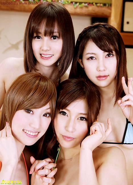 สาวสวยขึ้นปก
