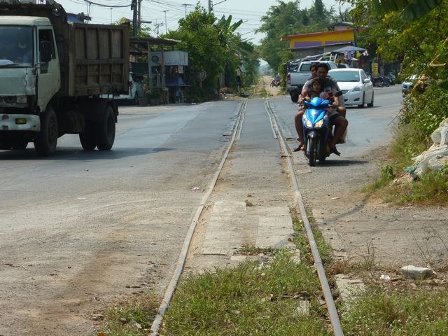 ทางรถไฟสายบ้านแหลม แม่กลอง