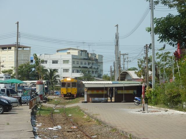 สถานีท่าฉลอม