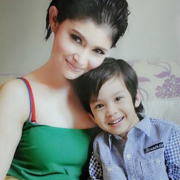 ลือ แอนนี่ บรู๊ค คบหนุ่มใหม่ ธีร์ ภูมิธนะวัชร์ กับภาพคู่สุดสนิท