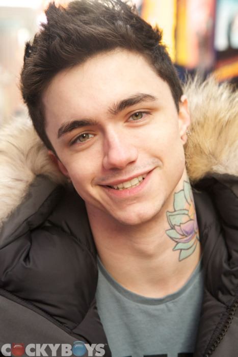Jake Bass พระเอกหนังเกย์ก็หล่อดีนะ