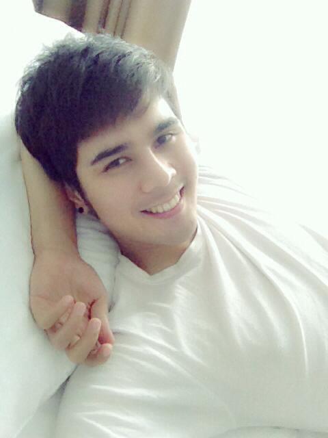 อิส อิสรพงศ์