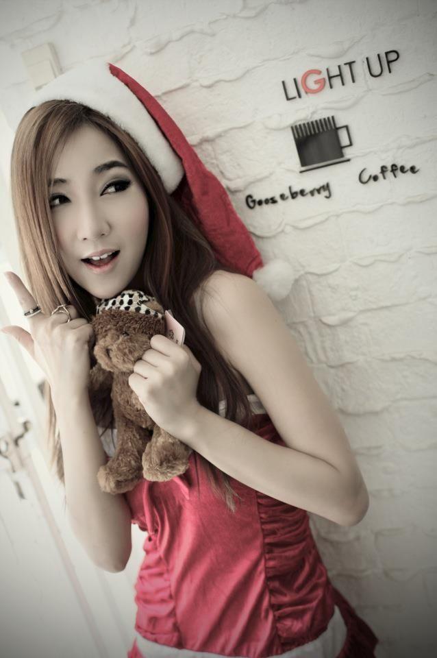 น้องถิงถิง ม.กรุงเทพ พริตตี้สาว ขาวหมวยเซ็กซี่ เเจ่มทุกสัดส่วน