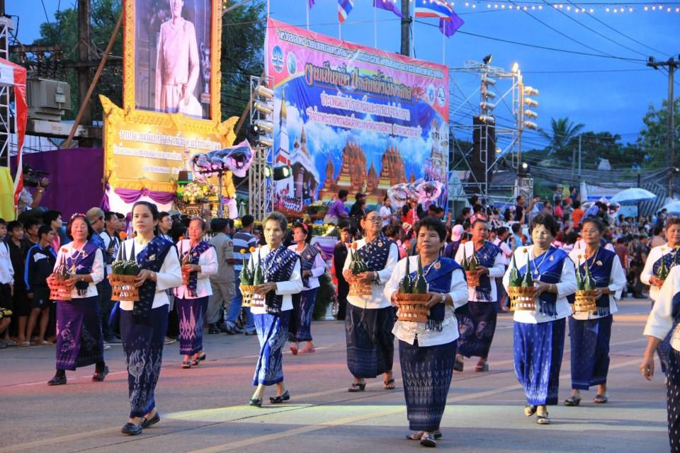 ปราสาทผึ้ง สกลนคร 2556