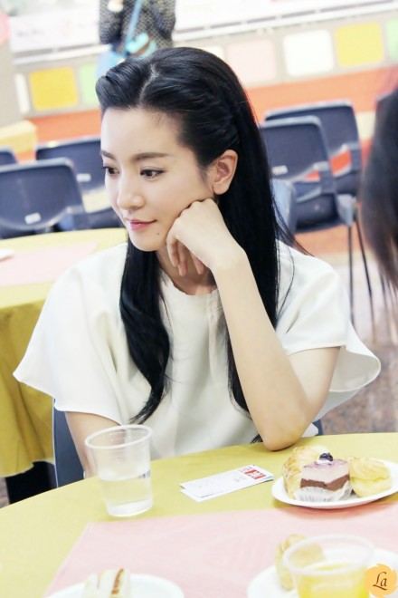 หลี่เซิง อีกหนึ่งนักแสดงสาวมากความสามารถจากแดนมังกร