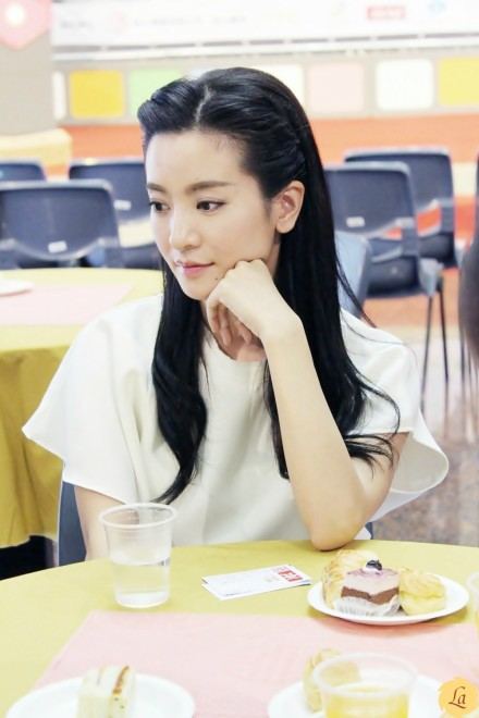 หลี่เซิง อีกหนึ่งนักแสดงสาวมากความสามารถจากแดนมังกร
