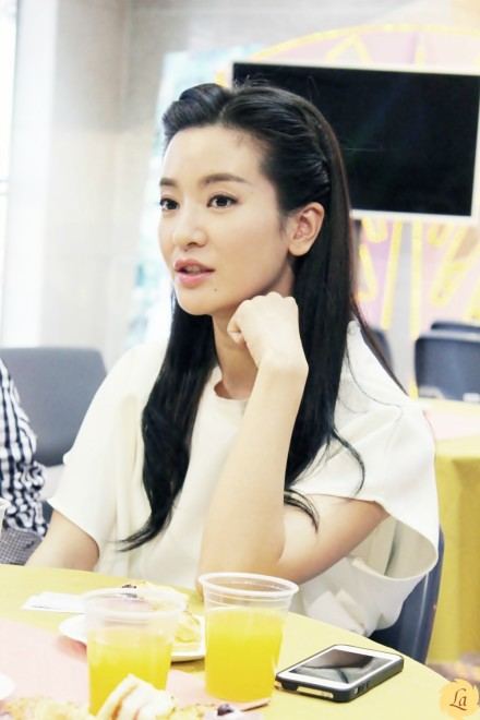 หลี่เซิง อีกหนึ่งนักแสดงสาวมากความสามารถจากแดนมังกร