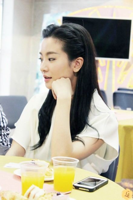 หลี่เซิง อีกหนึ่งนักแสดงสาวมากความสามารถจากแดนมังกร