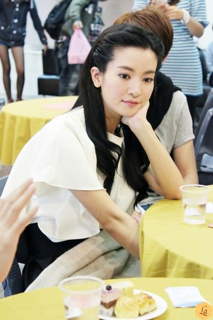 หลี่เซิง อีกหนึ่งนักแสดงสาวมากความสามารถจากแดนมังกร