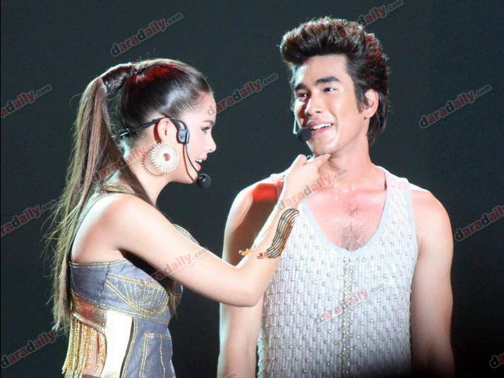 บอย มาร์กี้ VS ญาญ่า ณเดช