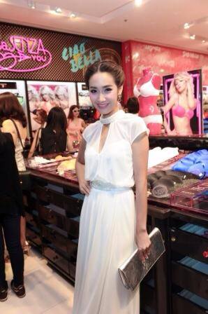 แฟชั่นใหม่ La Senza บุกไทยแล้วววว^^