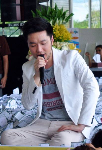 หลงไหลในหนวด [ เบล สุพล ] อยากเห็นขนที่อื่นๆแด่คงสิงามเป็นตาแชบ