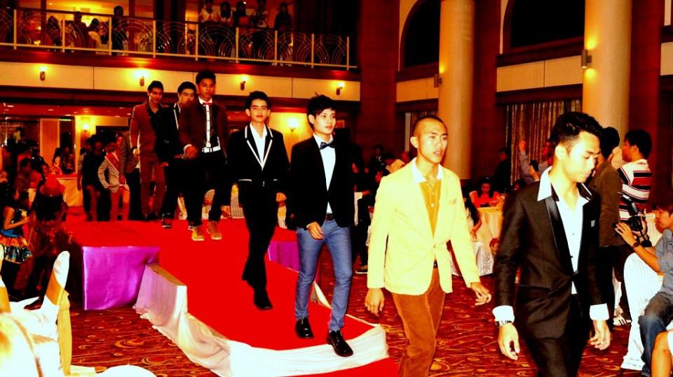 ภาพงานแถลงข่าวดาราหน้าใหม่จากภาพยนตร์ ตาดูดาวเท้าเหยียบดิน