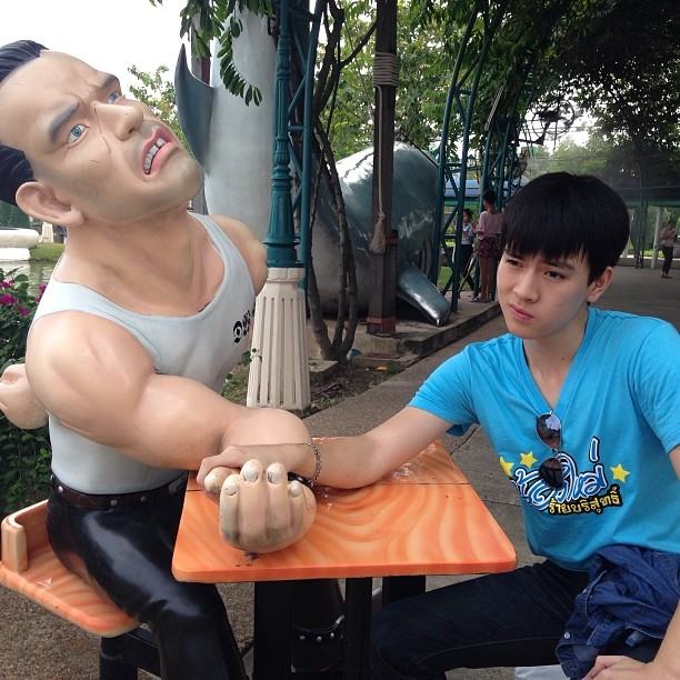 น้อง "จิมมี่" จากละครเรื่อง "น้องใหม่ ร้ายบริสุทธ์"
