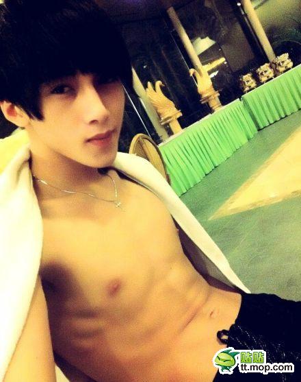 ตลึง!! หนุ่มหน้าสวยกว่าสาวๆ