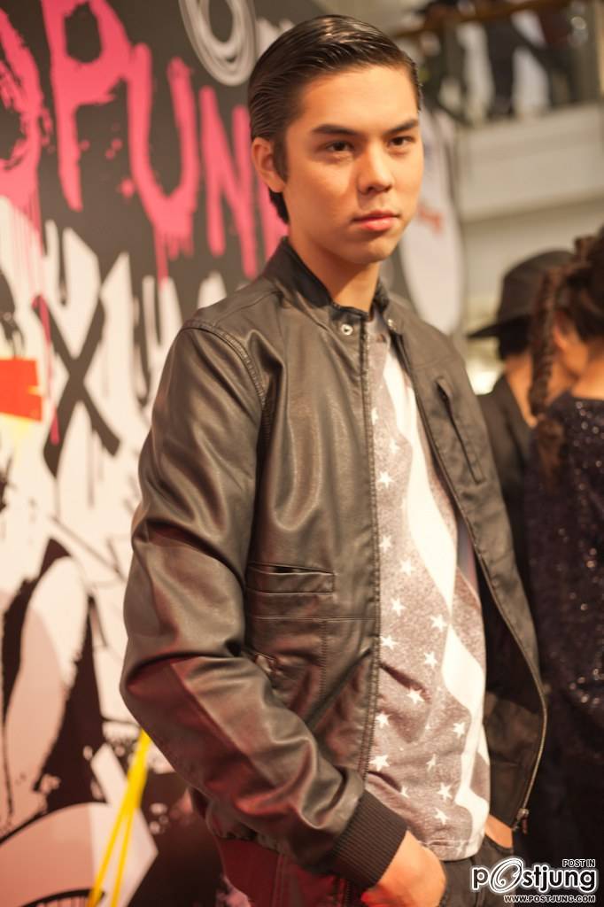 Peach, Min, Toni, Meaw, Koolcheng Trịnh T&uacute; Trung - Neopunk Event