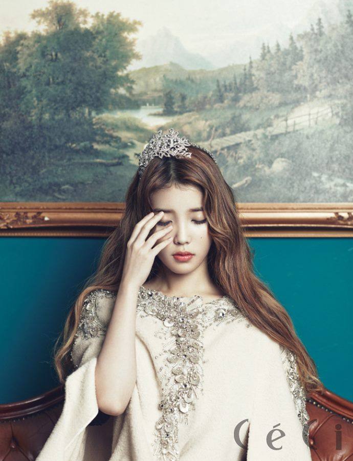 IU @ CeCi Korea November 2013