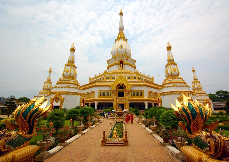 พระมหาเจดีย์ชัยมงคล